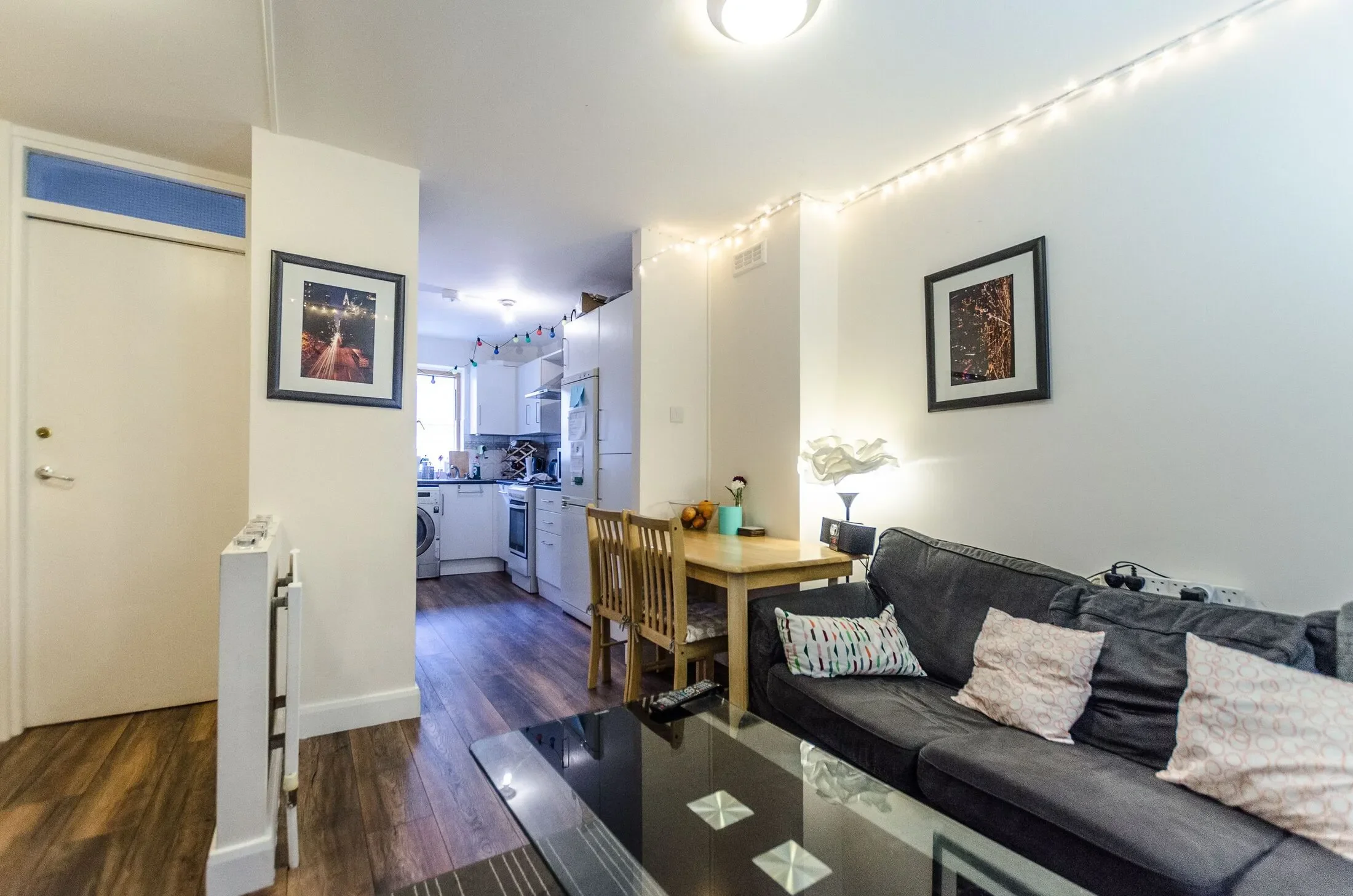 Flat Oakshott Court in Greater London