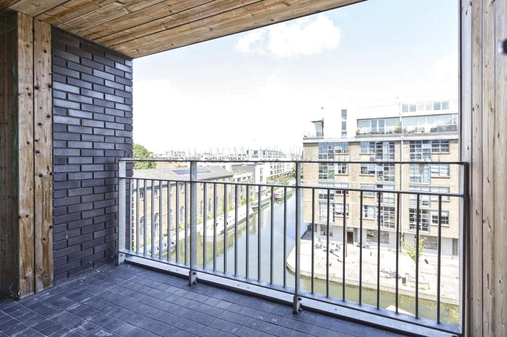 Flat Grand Junction Wharf in Greater London