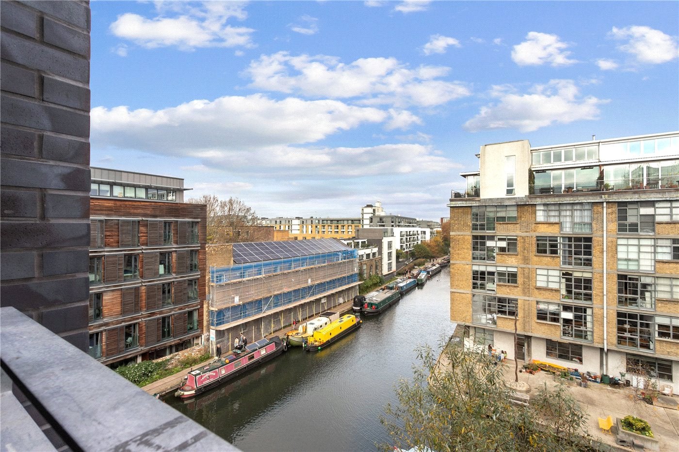 Flat Grand Junction Wharf in Greater London
