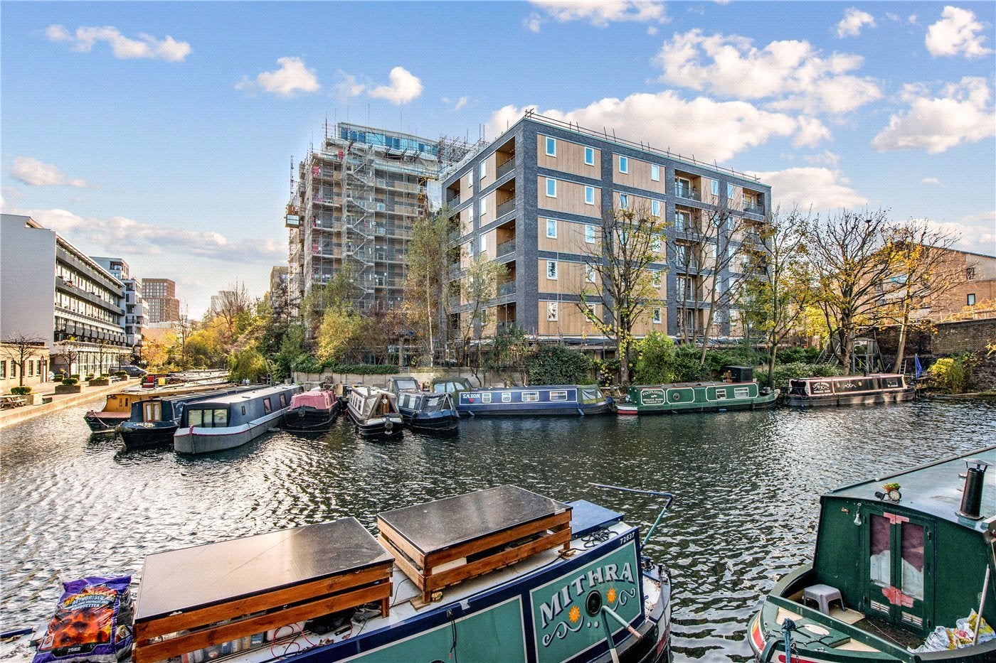 Flat Grand Junction Wharf in Greater London
