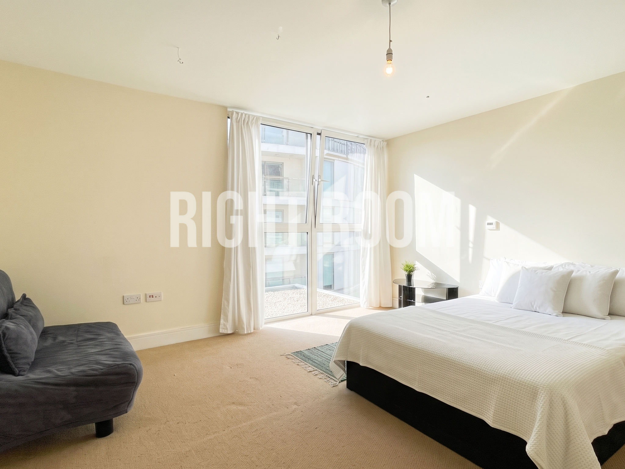 Flat Millharbour in Greater London
