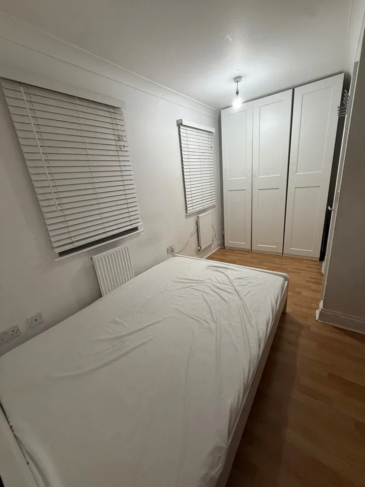 Room Unity Road in Greater London