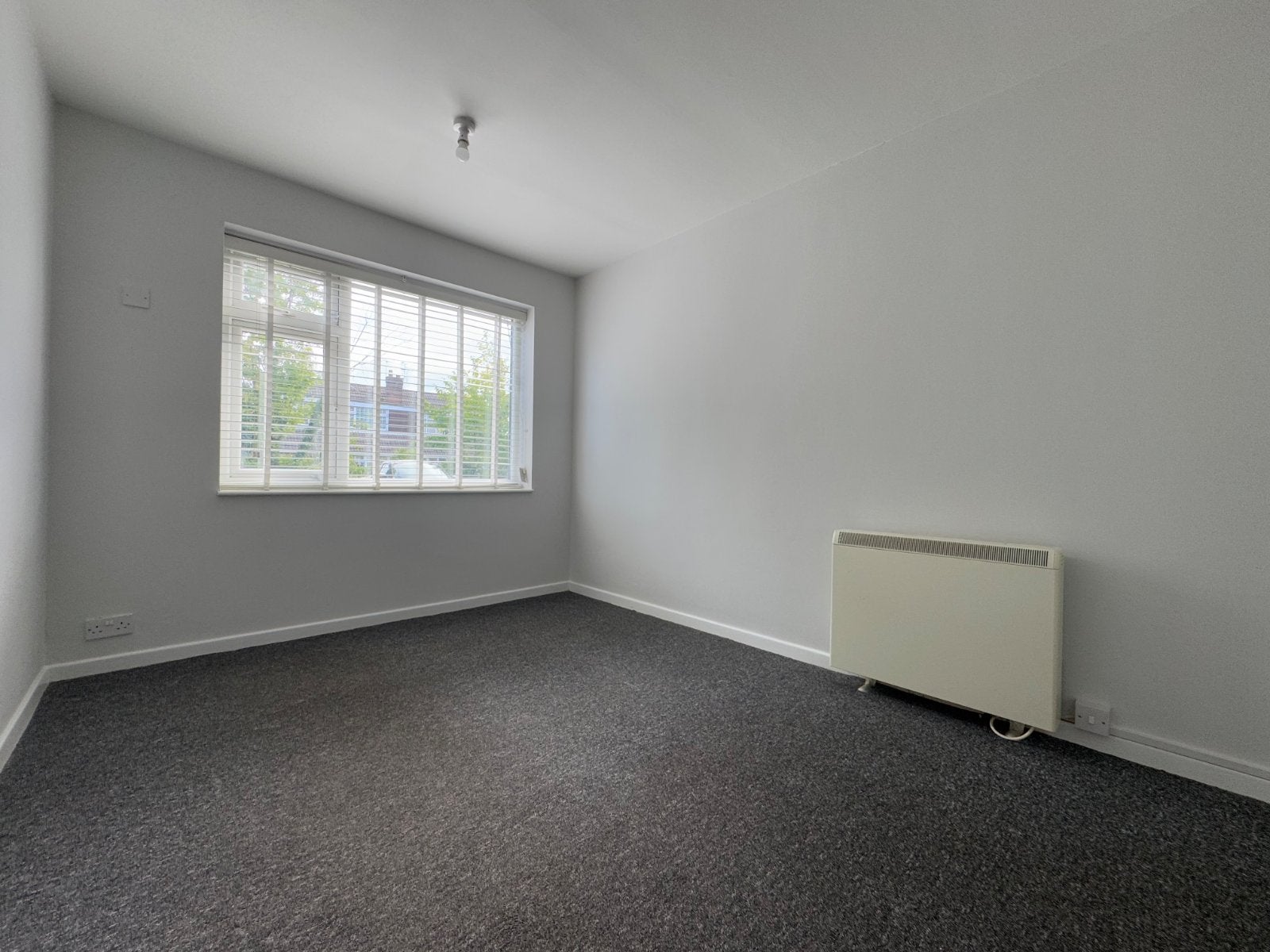 Flat Lawson Avenue in Cottingham