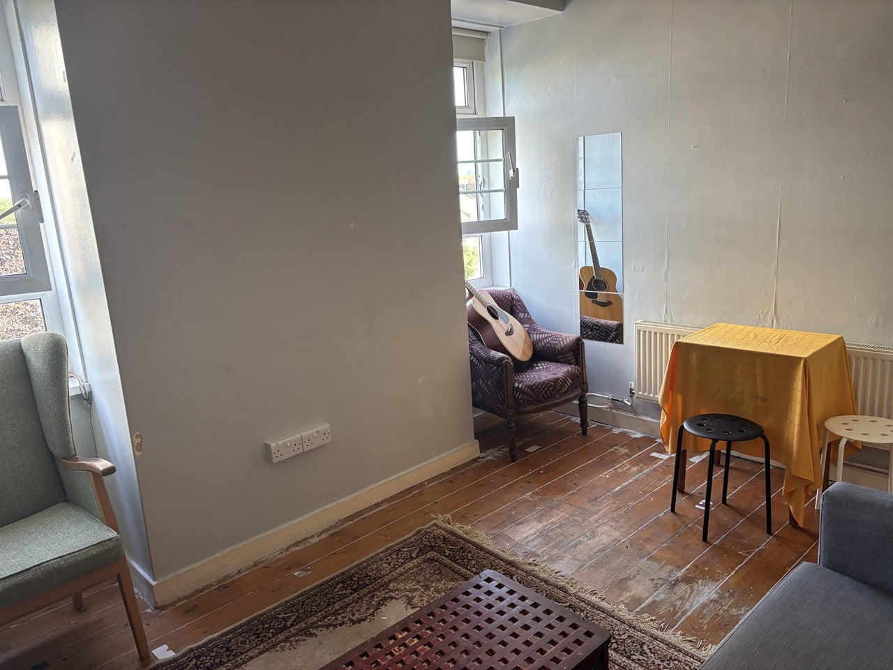 Room Powell Road in Greater London