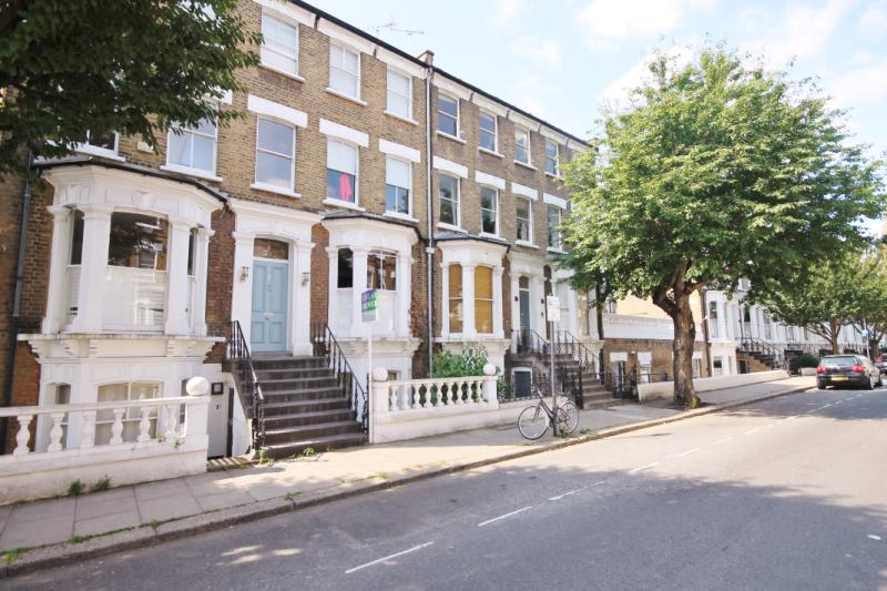 Flat Minford Gardens in Greater London