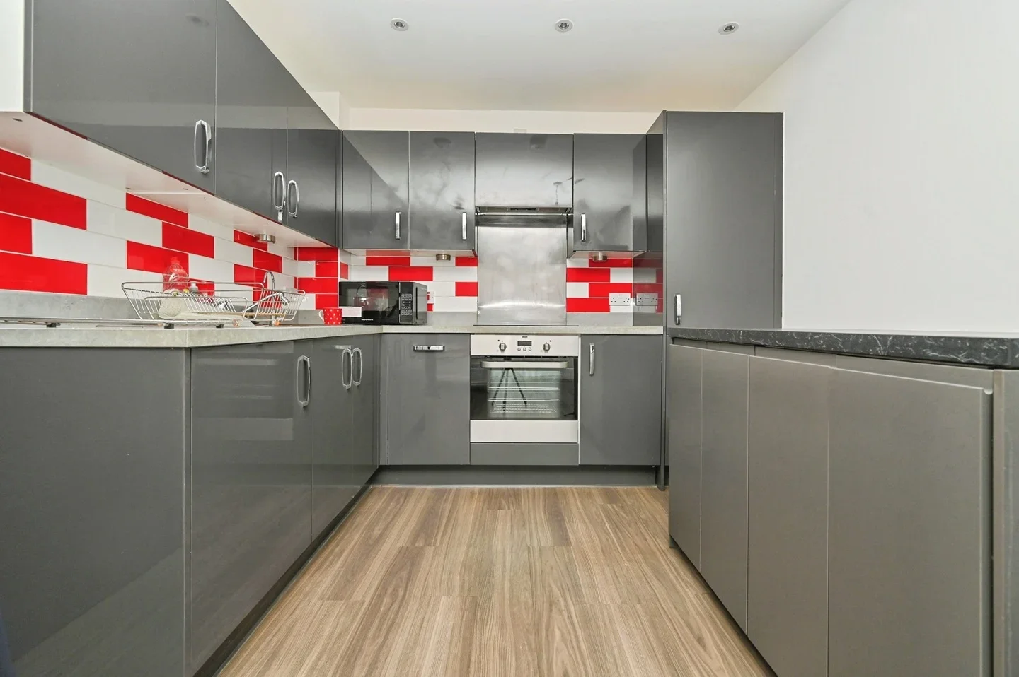 Flat Holmesley Road in Hertsmere