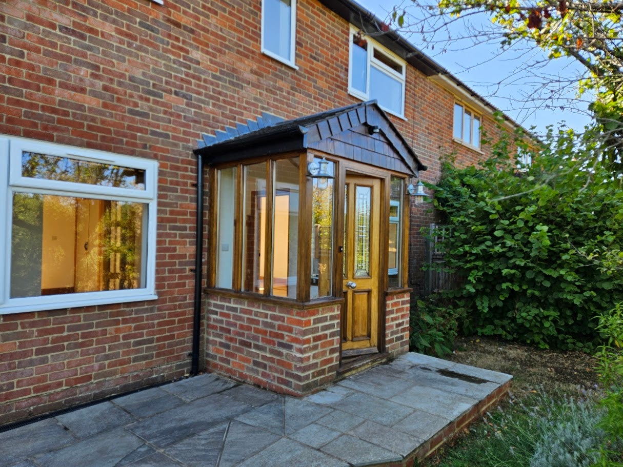 House Honey Lane in Hurley