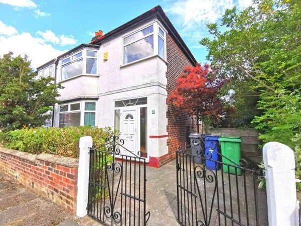 Flat Hartley Road in Manchester
