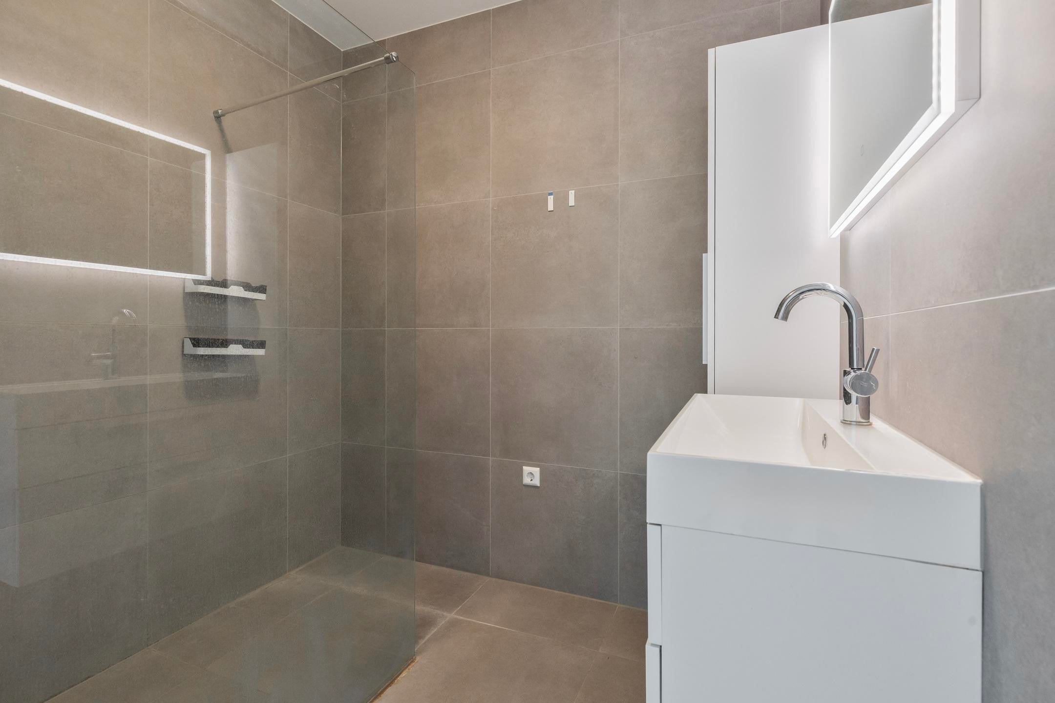 Appartement te huur: Nida Senffstraat, Amsterdam