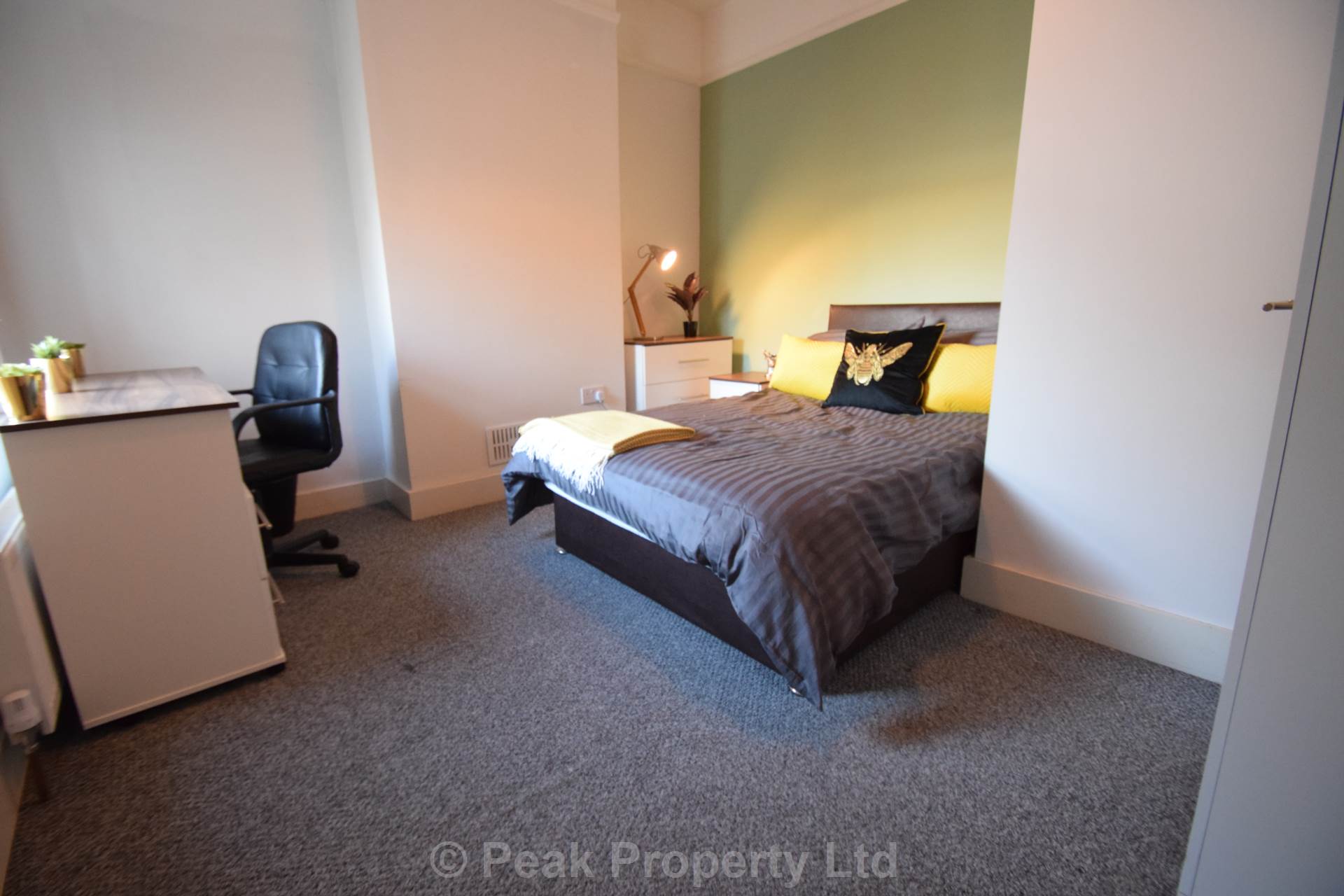 Room Ambleside Drive in Southend-on-Sea