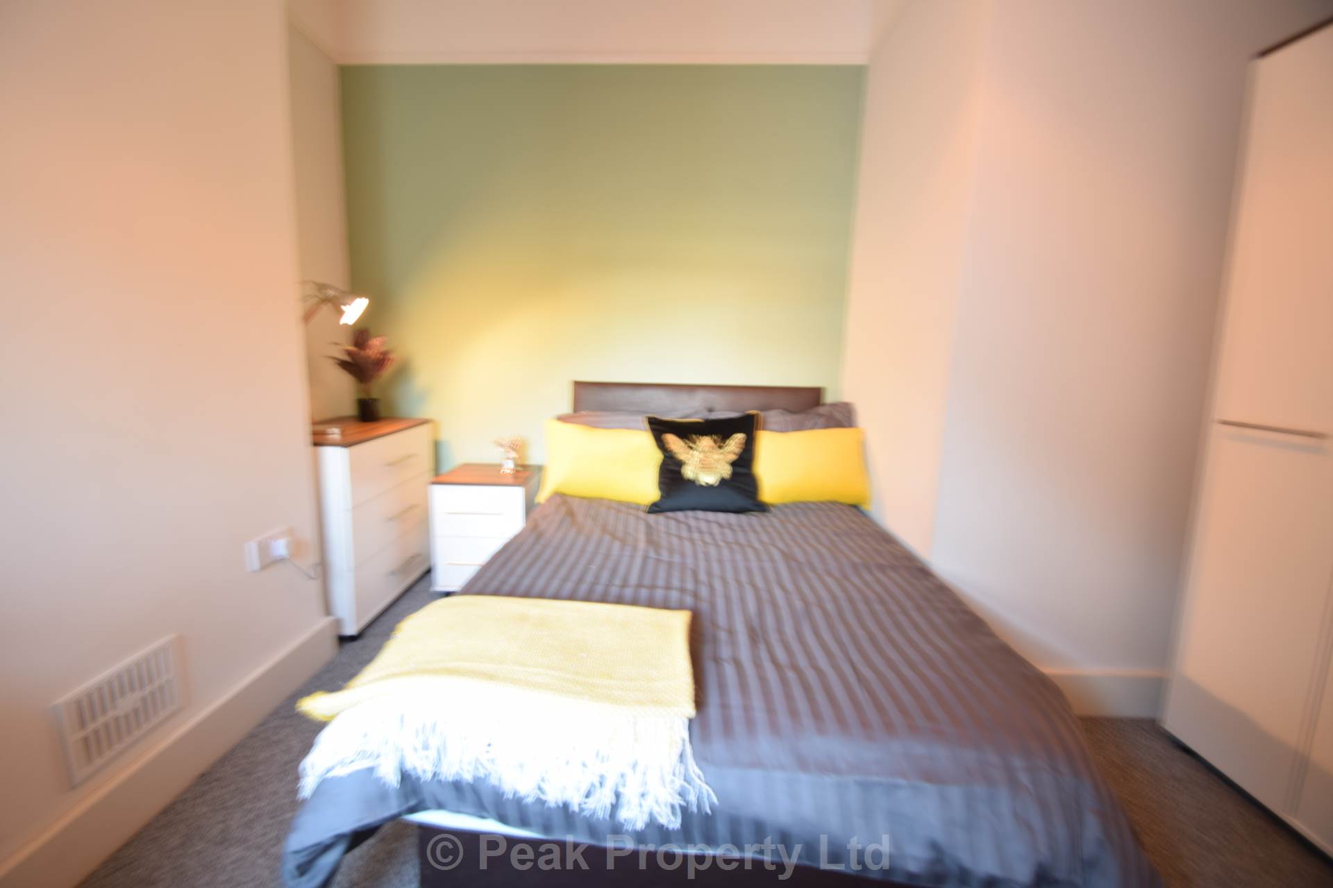 Room Ambleside Drive in Southend-on-Sea