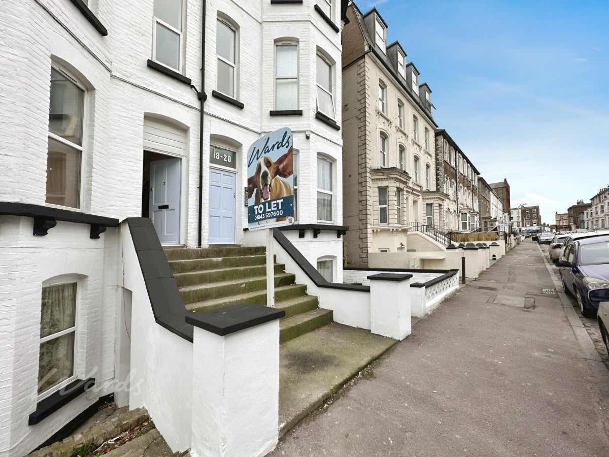 Flat Athelstan Road in Thanet