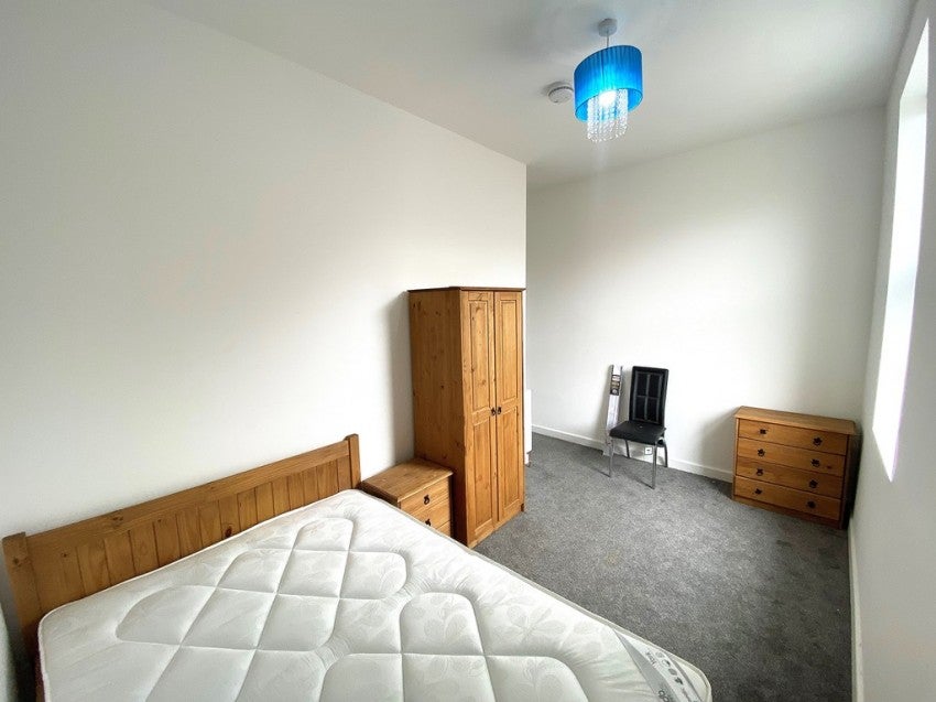 Room Wellington Street in Portsmouth