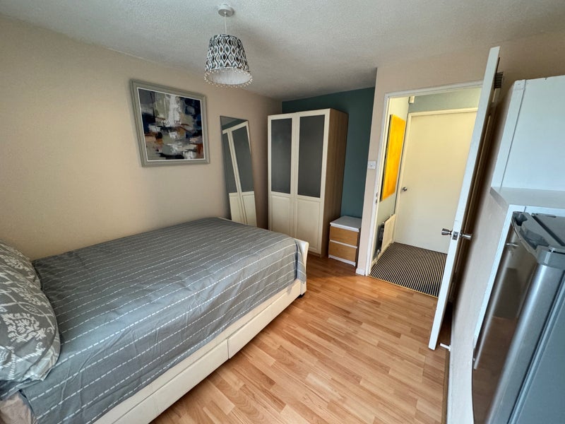 Room Aspern Grove in Greater London