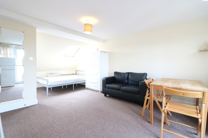 Flat Noel Road in Greater London