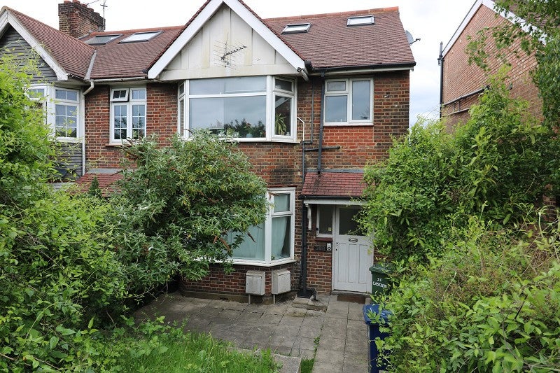 Flat Noel Road in Greater London