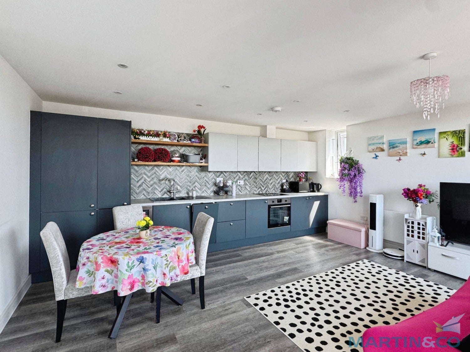 Flat Godinton Road in Ashford