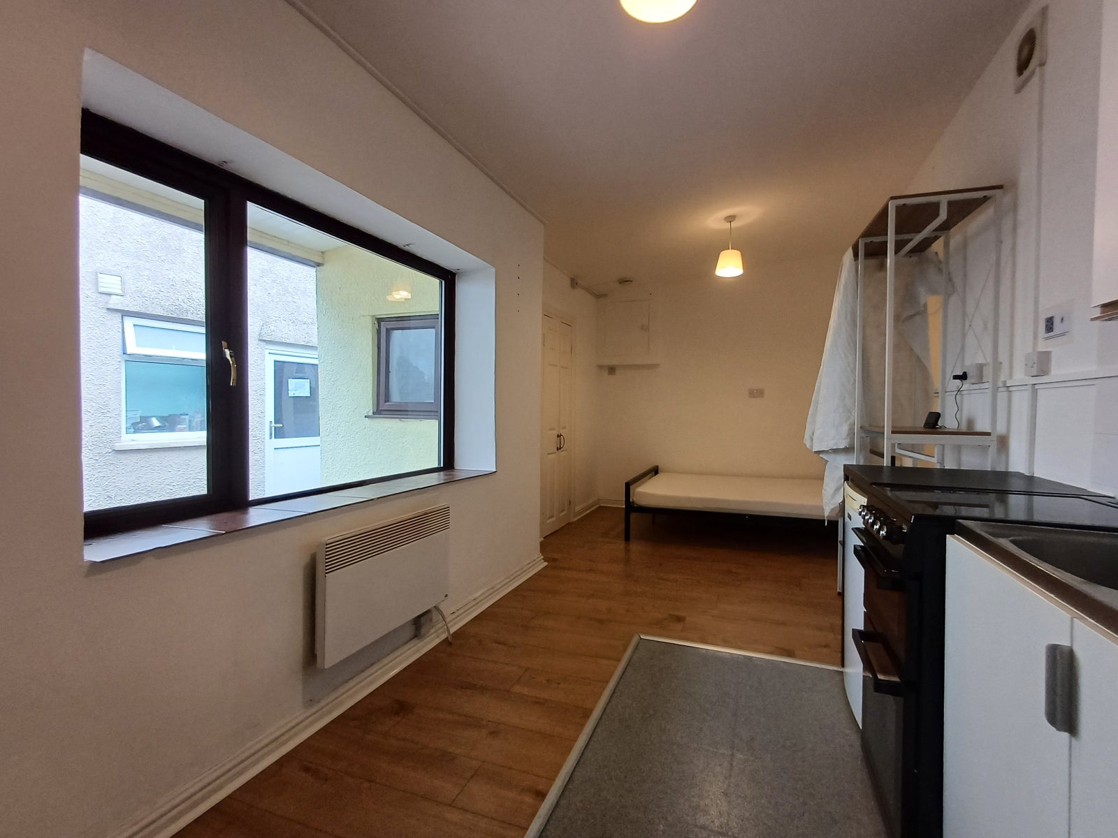 Flat Llantrisant Street in Cardiff