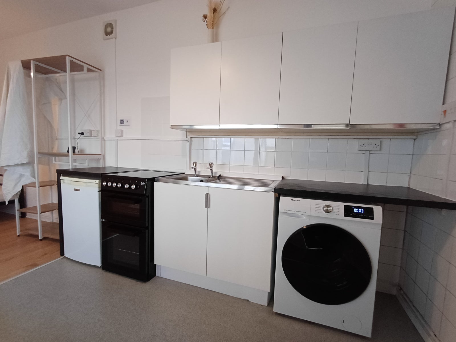 Flat Llantrisant Street in Cardiff
