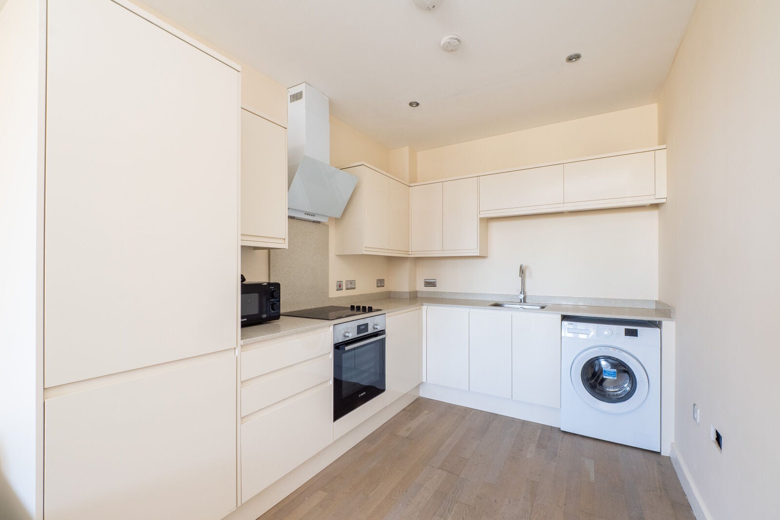Flat Cleeve Road in Mole Valley