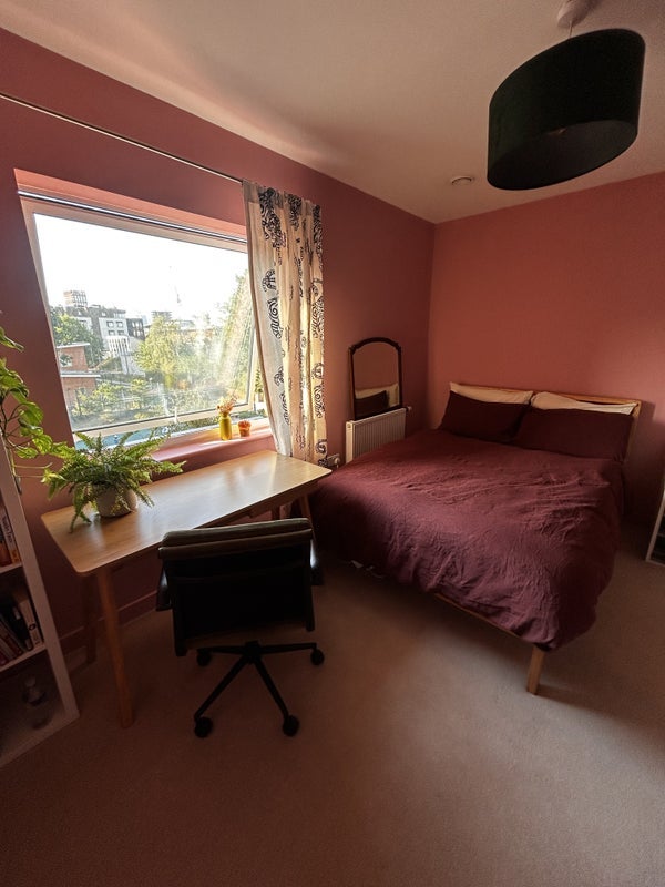 Room Elmington Road in Greater London