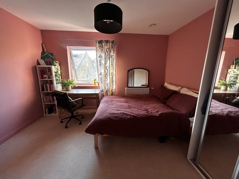 Room Elmington Road in Greater London