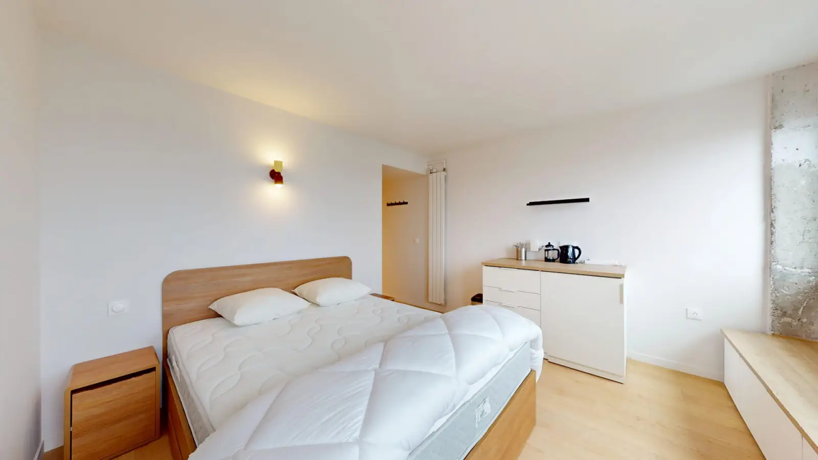 Room Rue de l'Amiral Roussin in Paris