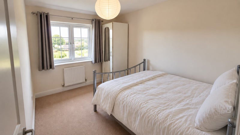 Room Great Clover Leaze in Bristol