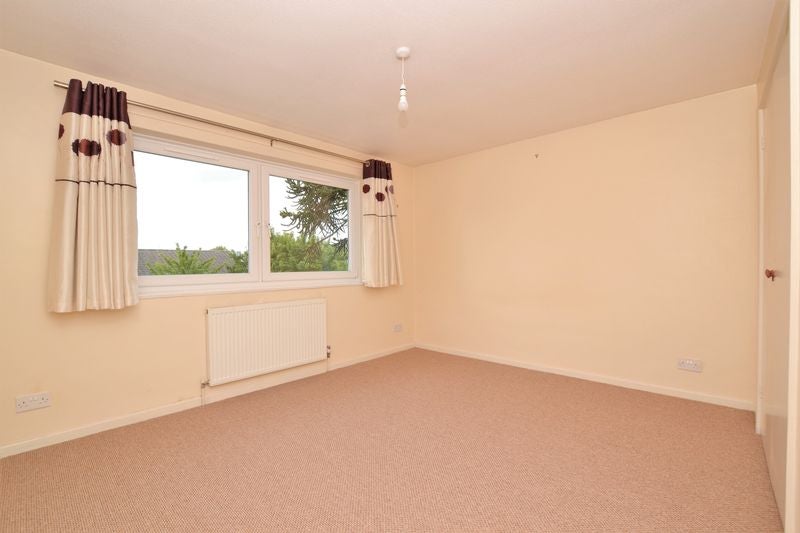 Flat Chepstow Rise in Greater London
