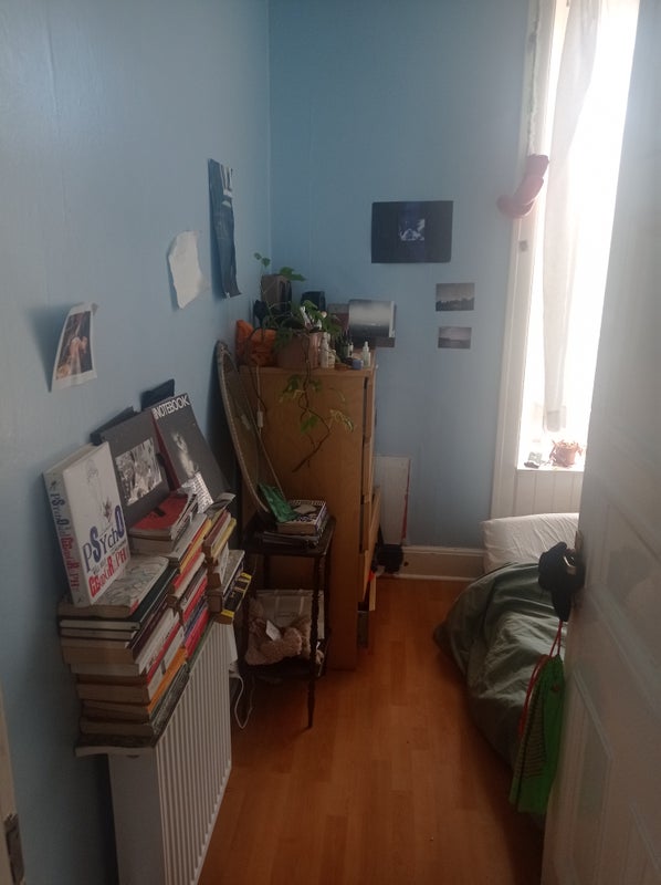 Room Letherby Drive in Glasgow