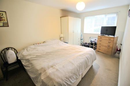 Flat Radcliffe New Road in Radcliffe