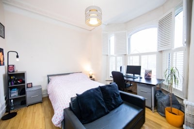 Flat Bainbrigge Road in Leeds