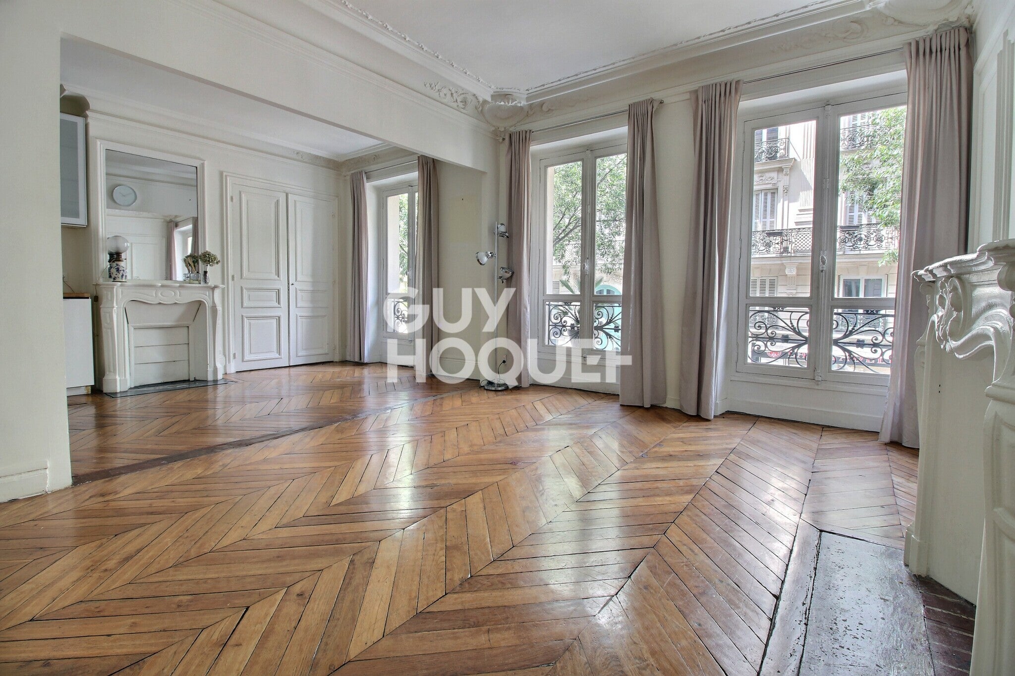 Flat Rue de Provence in Paris