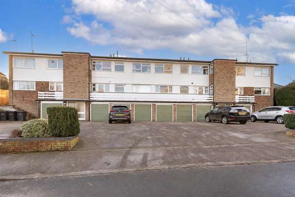 Flat Marquis Lane in St Albans