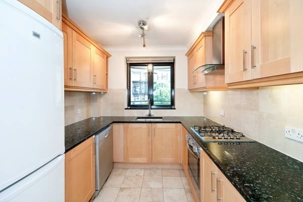Flat Pembroke Road in London
