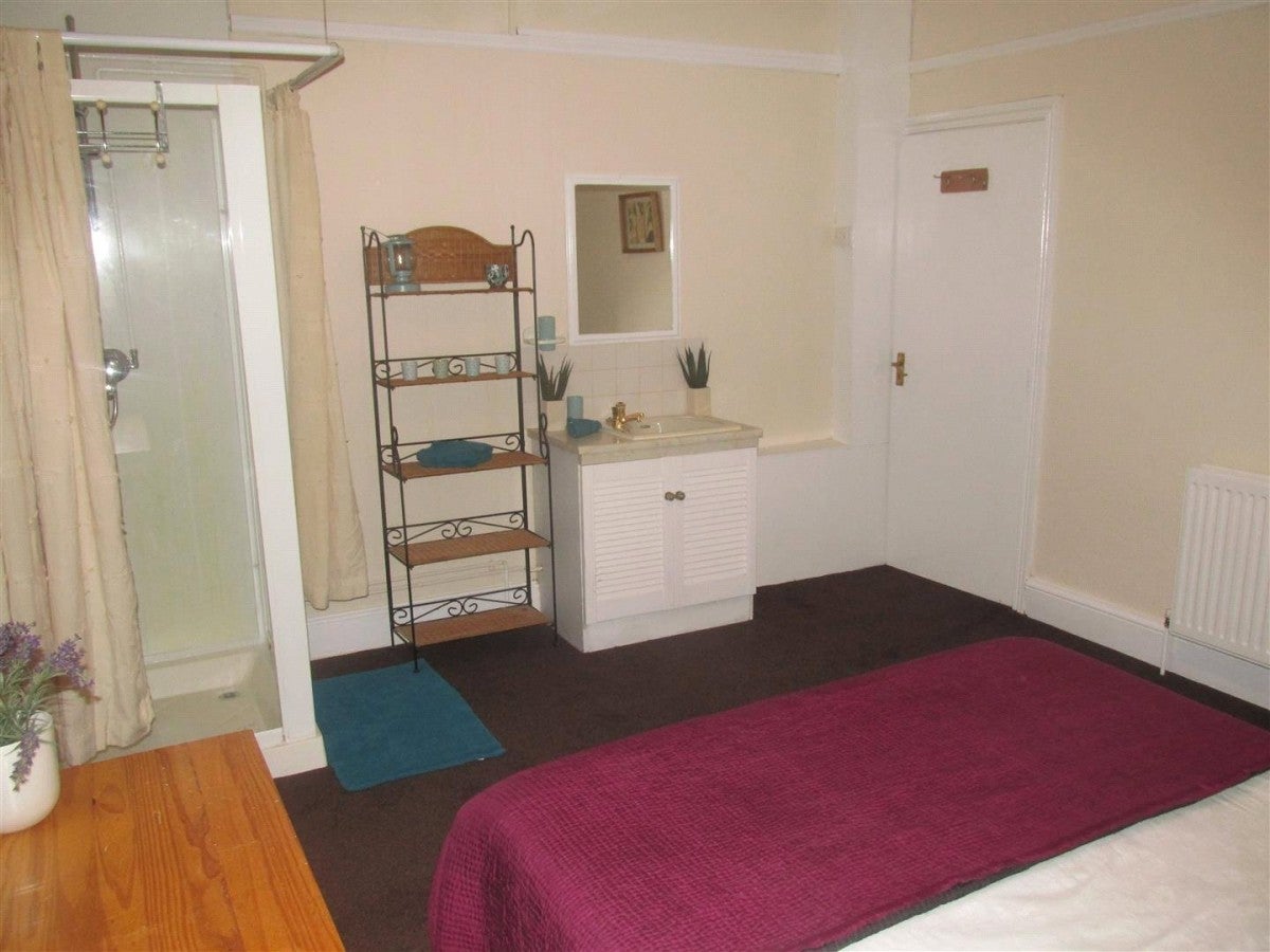 Room Yardley Road in Birmingham