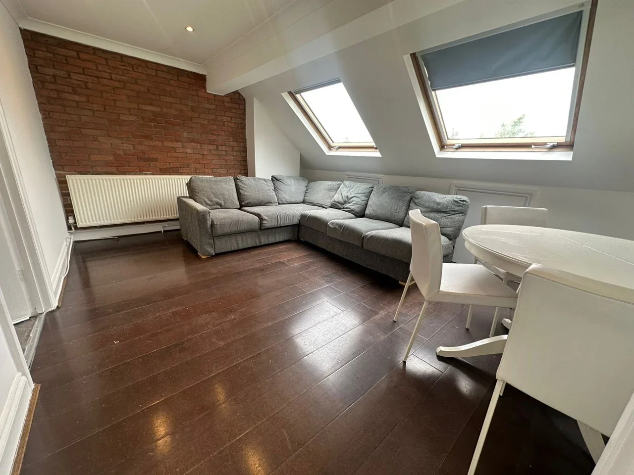 Flat Woodland Way in Greater London