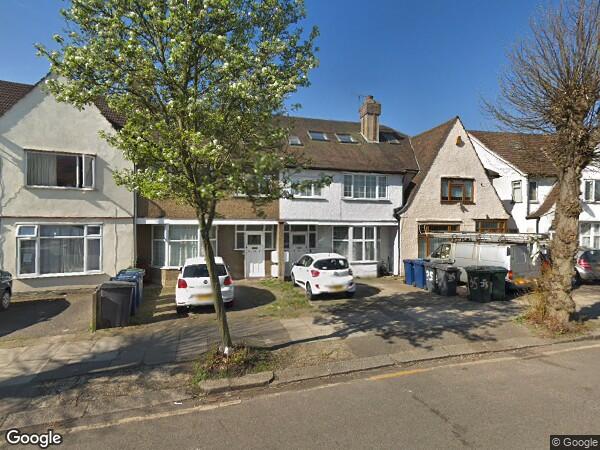Flat Woodland Way in Greater London