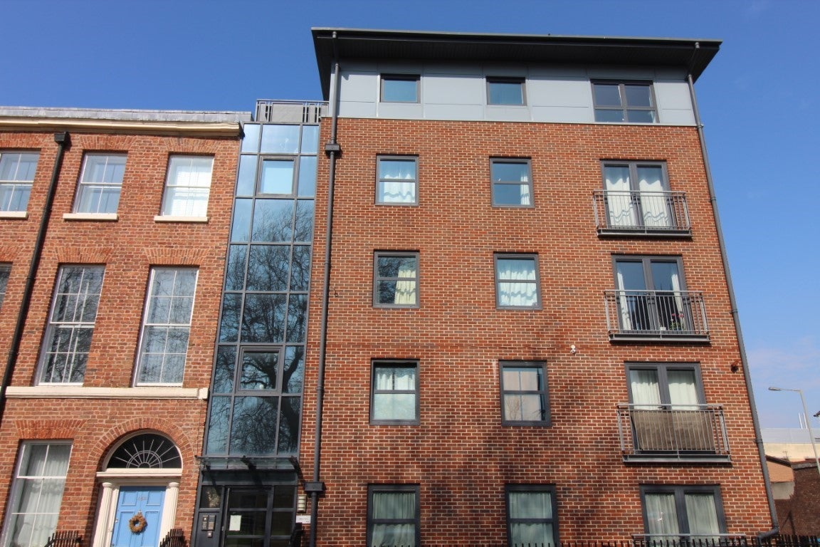 Flat Nelson Street in Liverpool
