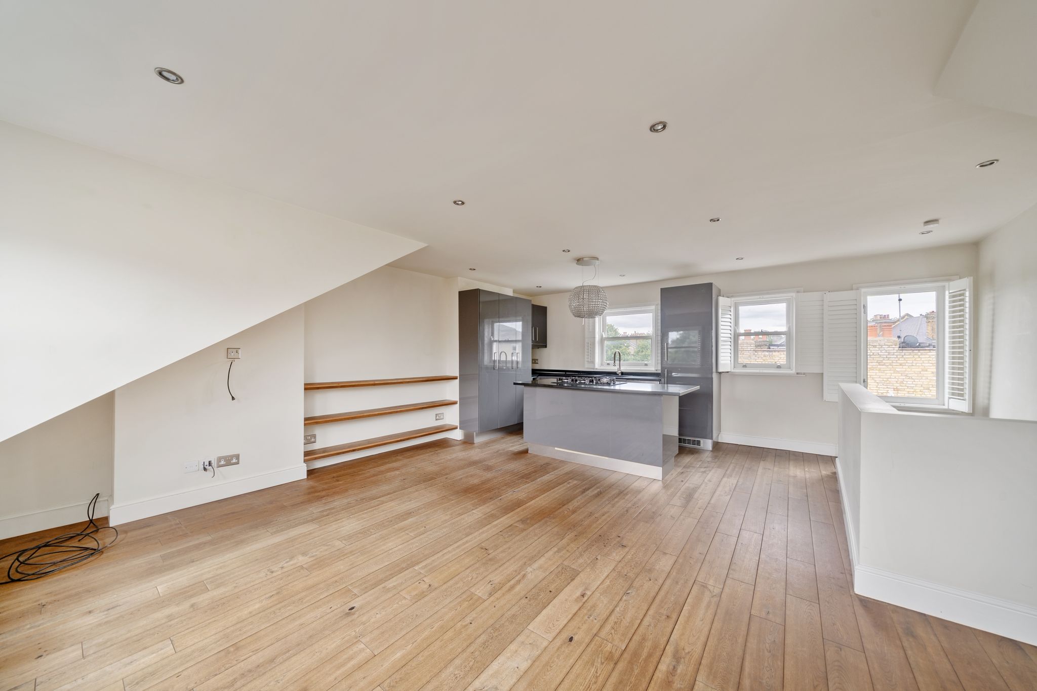 Flat Rockley Road in Greater London