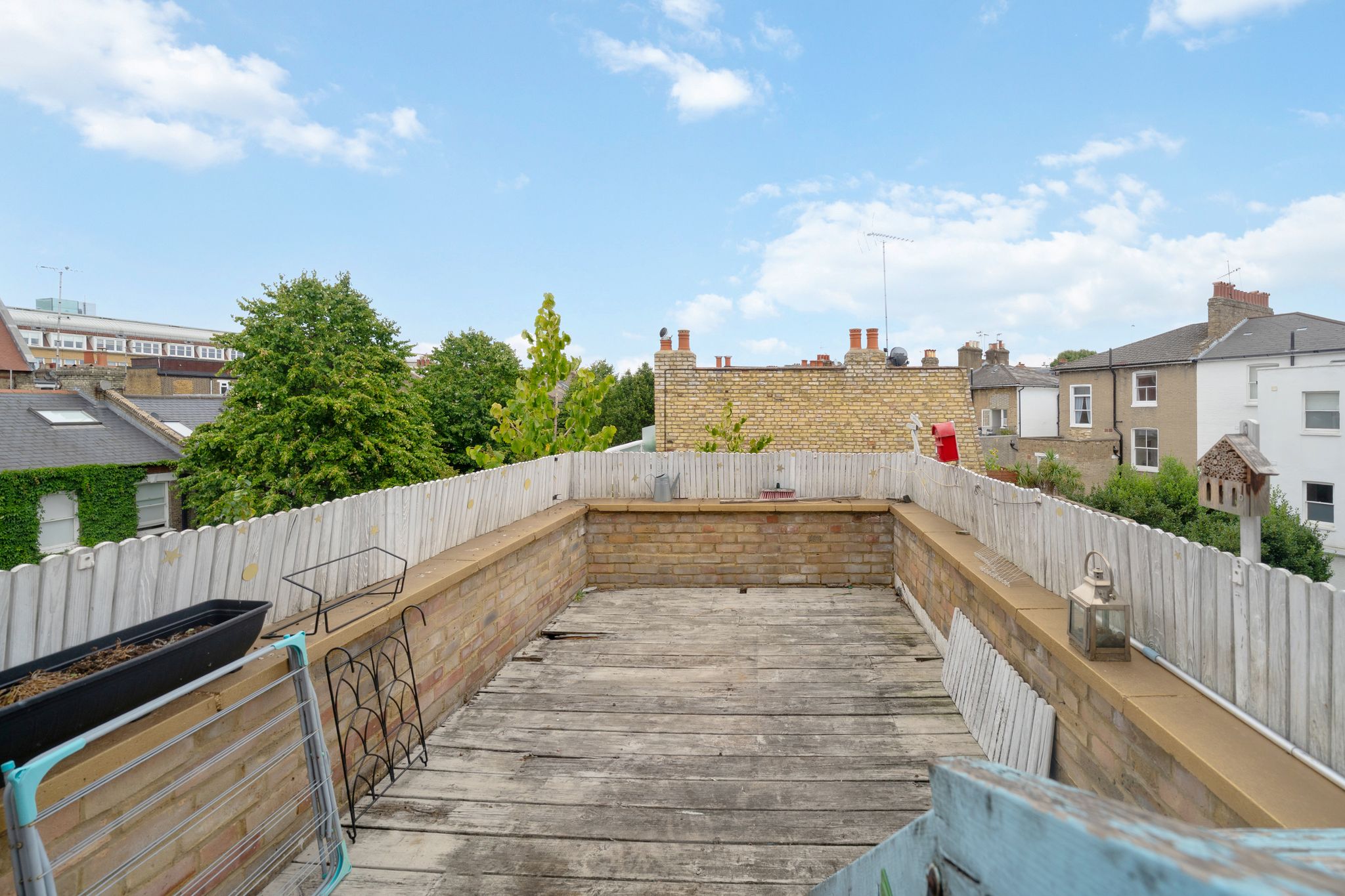 Flat Rockley Road in Greater London