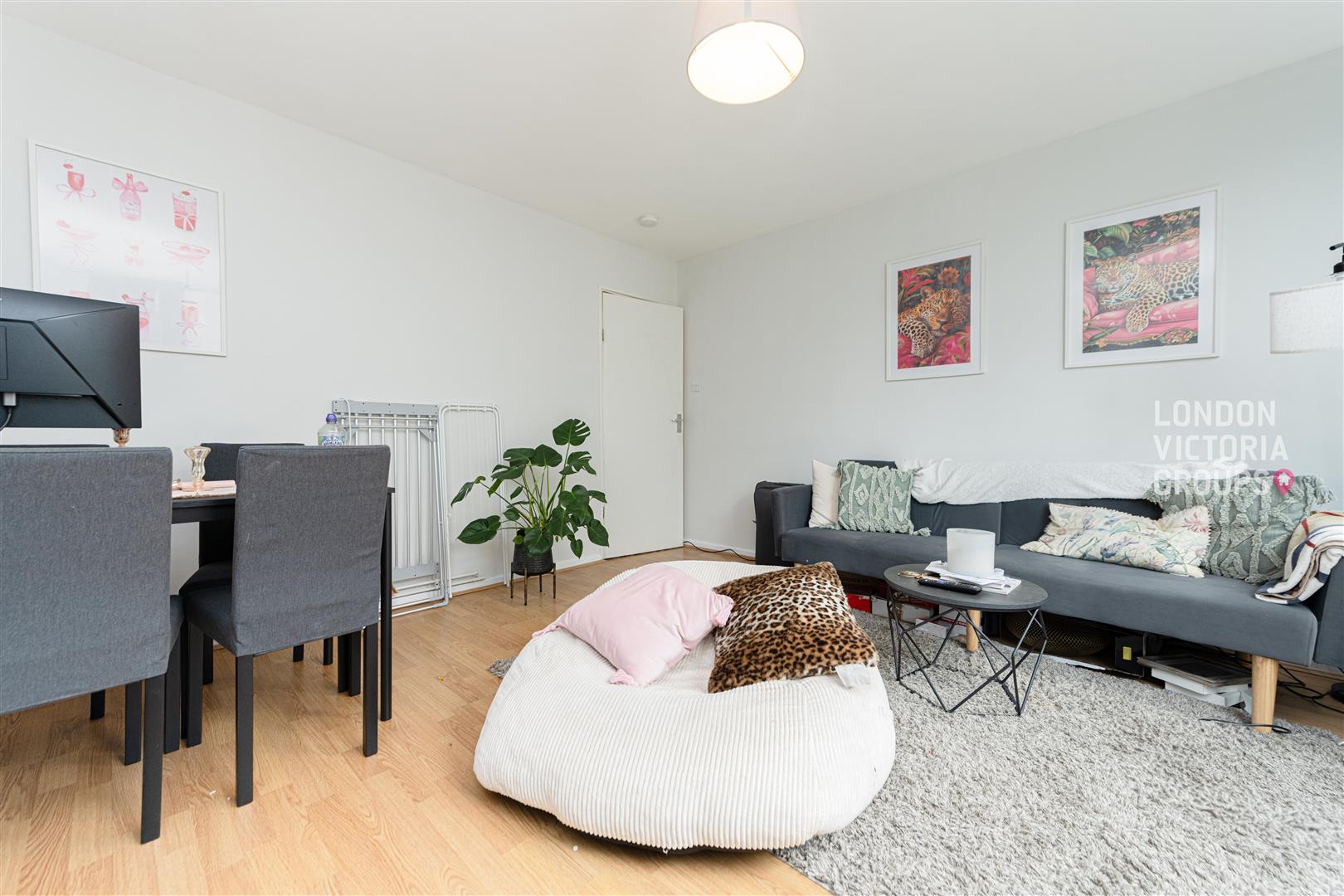 Flat Walter Terrace in Greater London