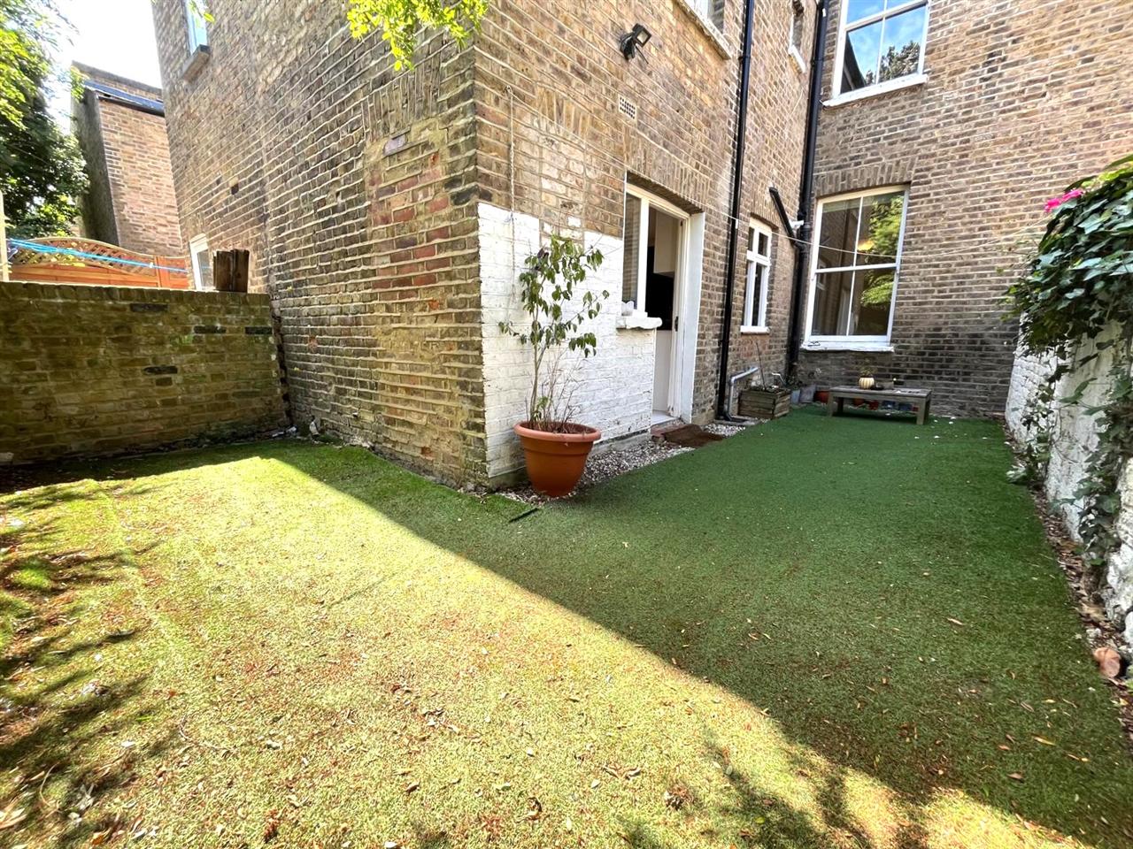 House Wedmore Gardens in Greater London