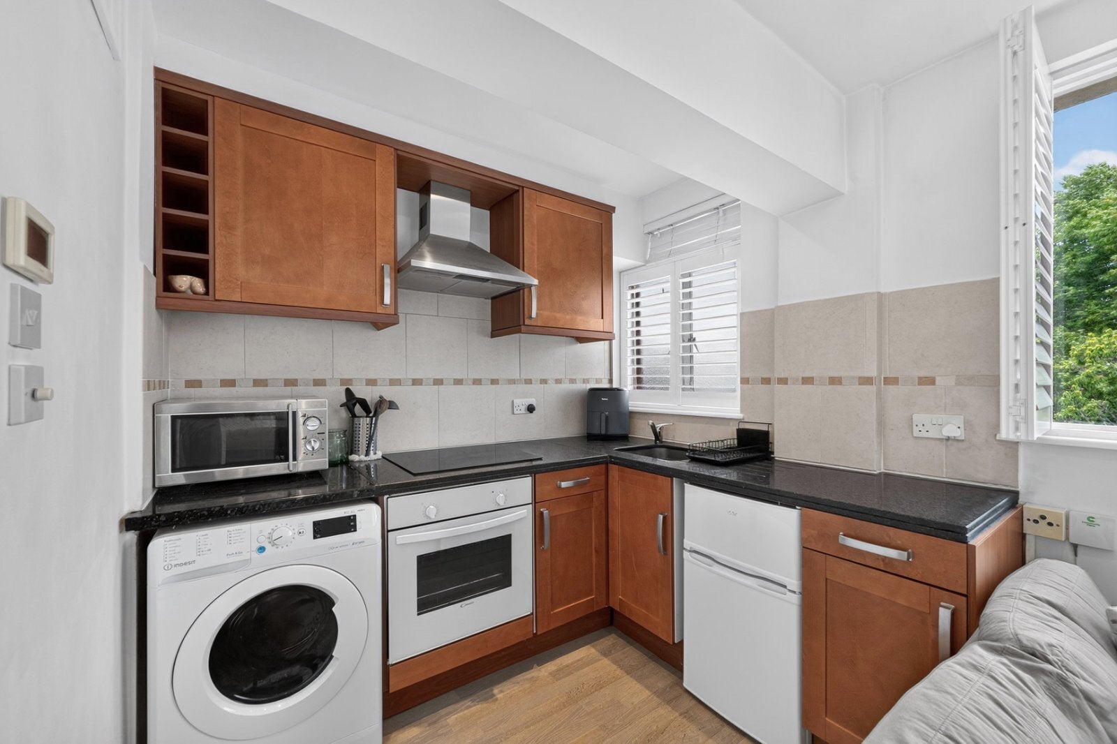 Flat Upper Richmond Road in Greater London
