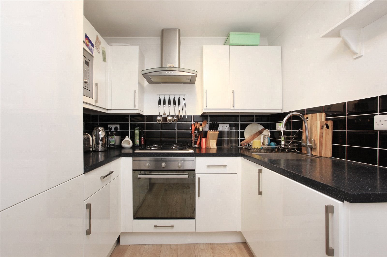 Flat Vicarage Crescent in Greater London