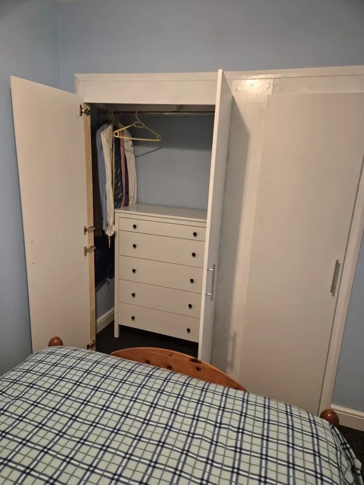 Room Wainwright Close in Liverpool