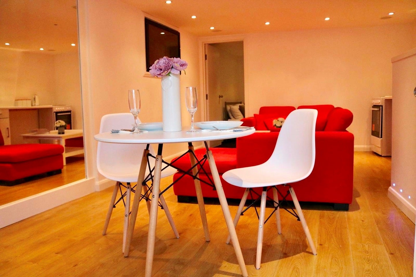 Flat Ravensbury Road in Greater London
