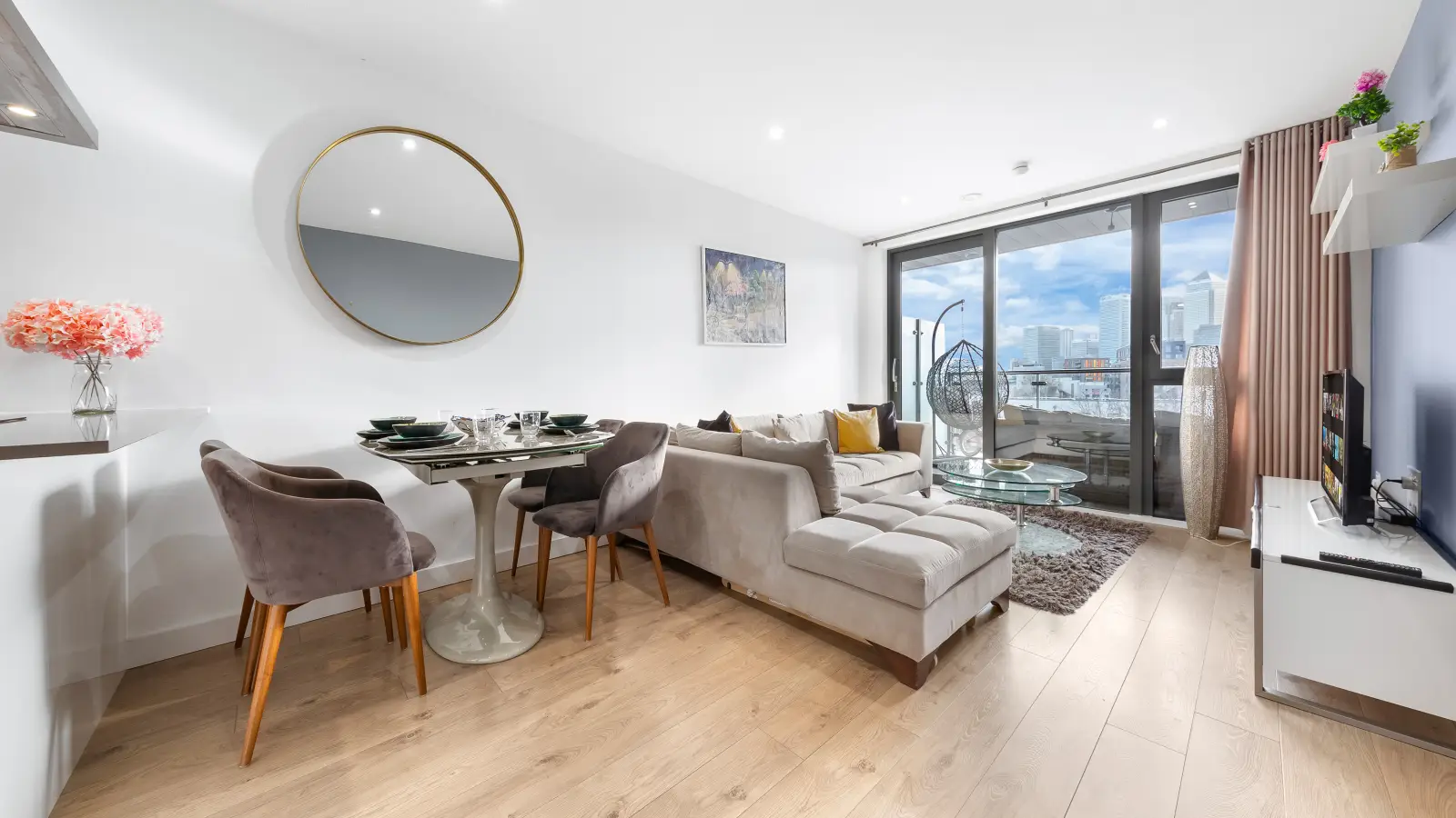 Flat Baythorne Street in Greater London