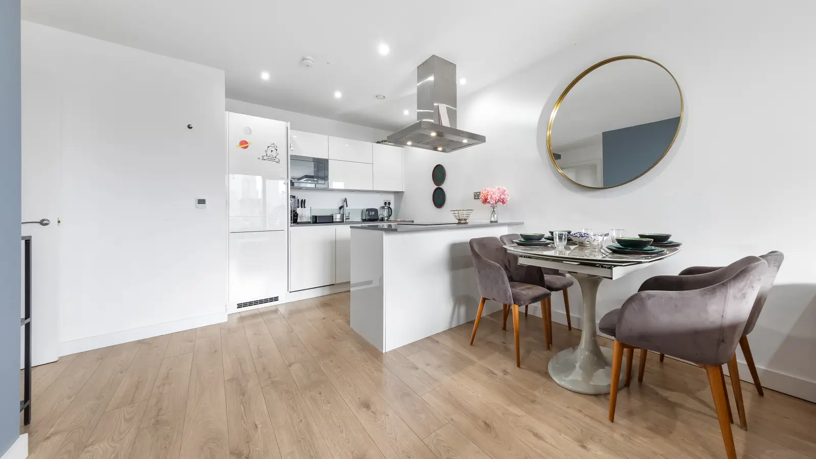 Flat Baythorne Street in Greater London