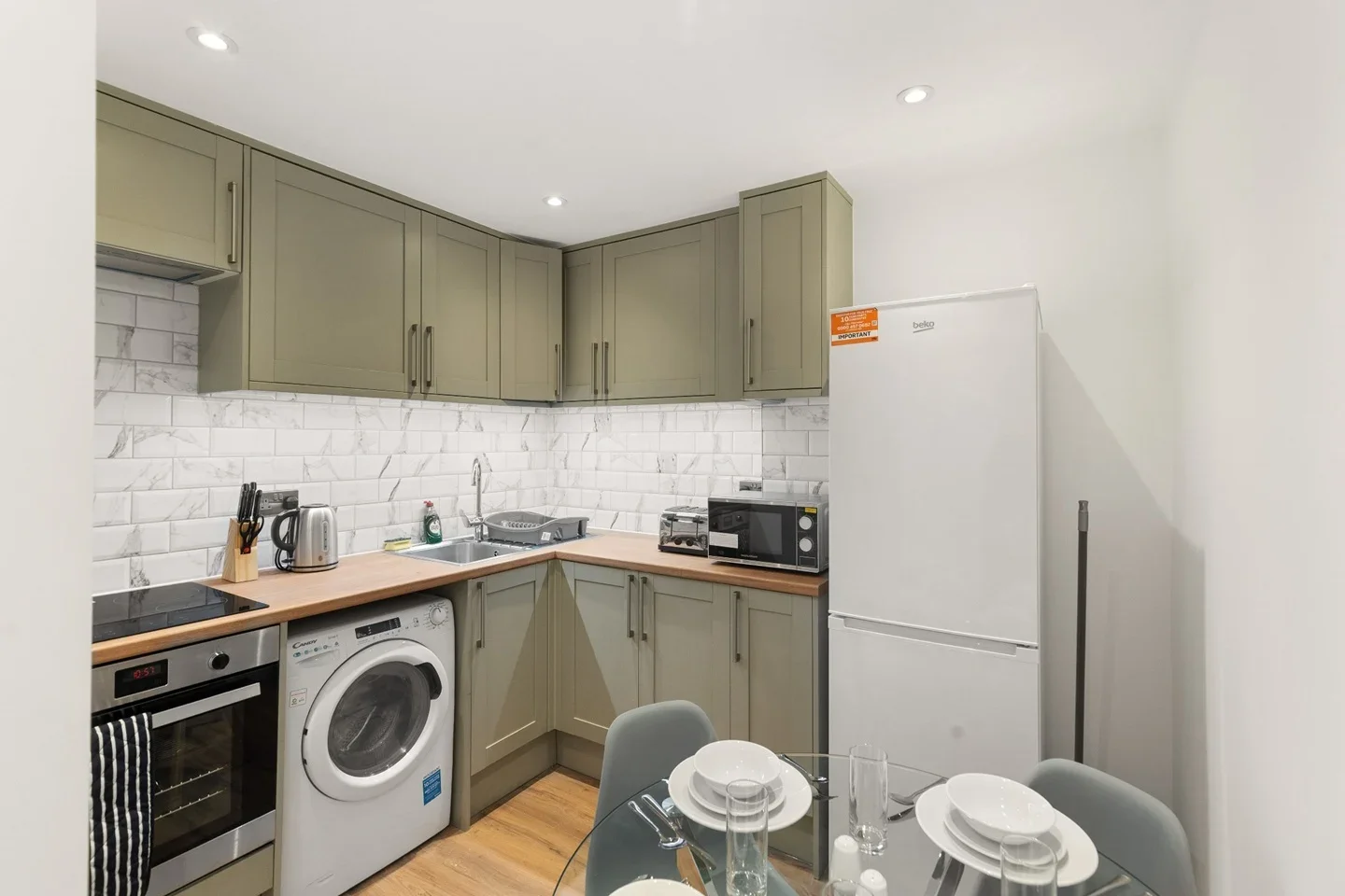 Flat Mackenzie Road in Greater London